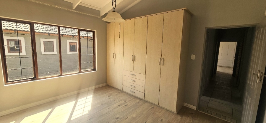 3 Bedroom Property for Sale in Waterval East North West